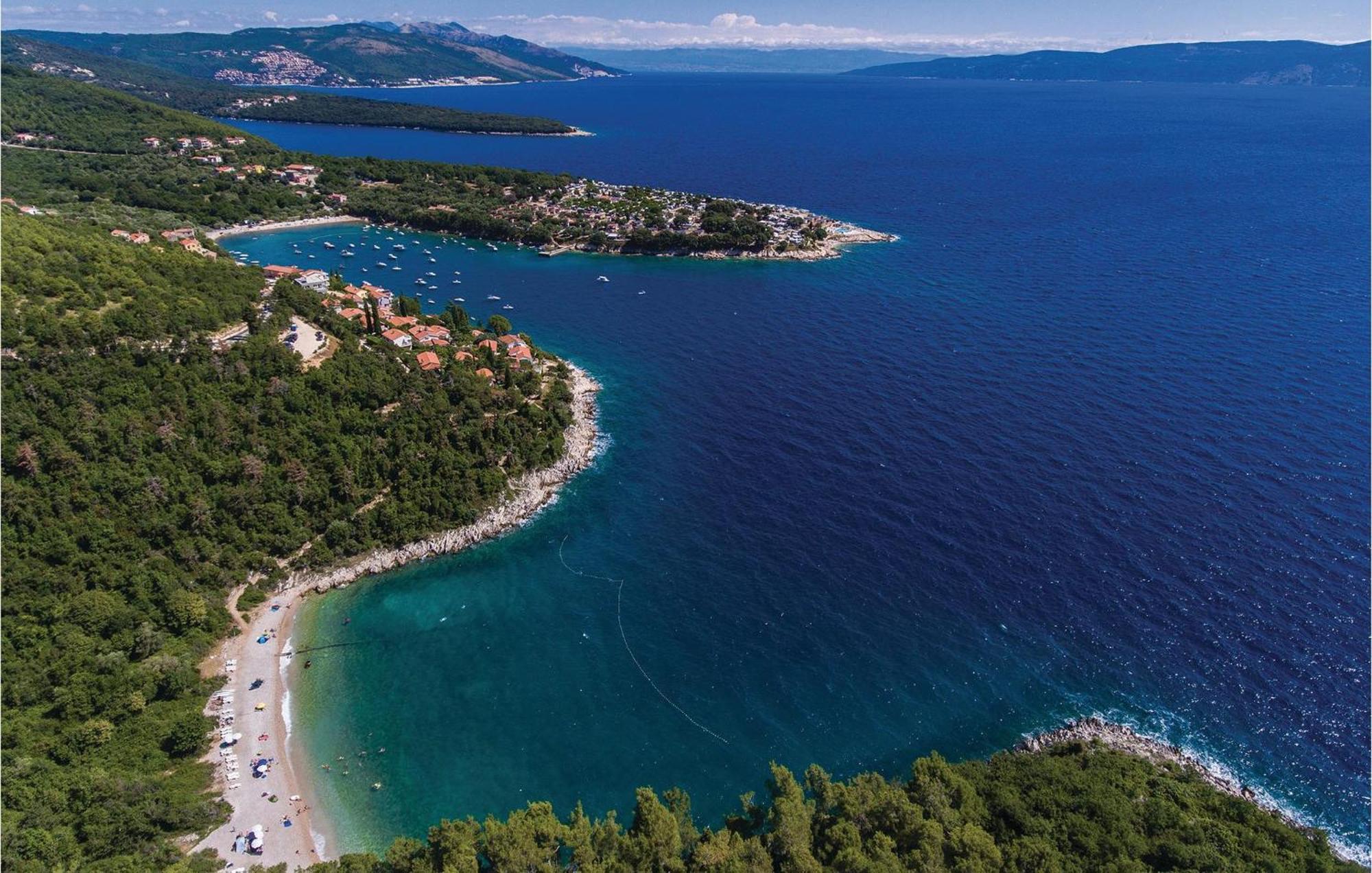 Lovely Apartment In Rabac With Kitchen Buitenkant foto